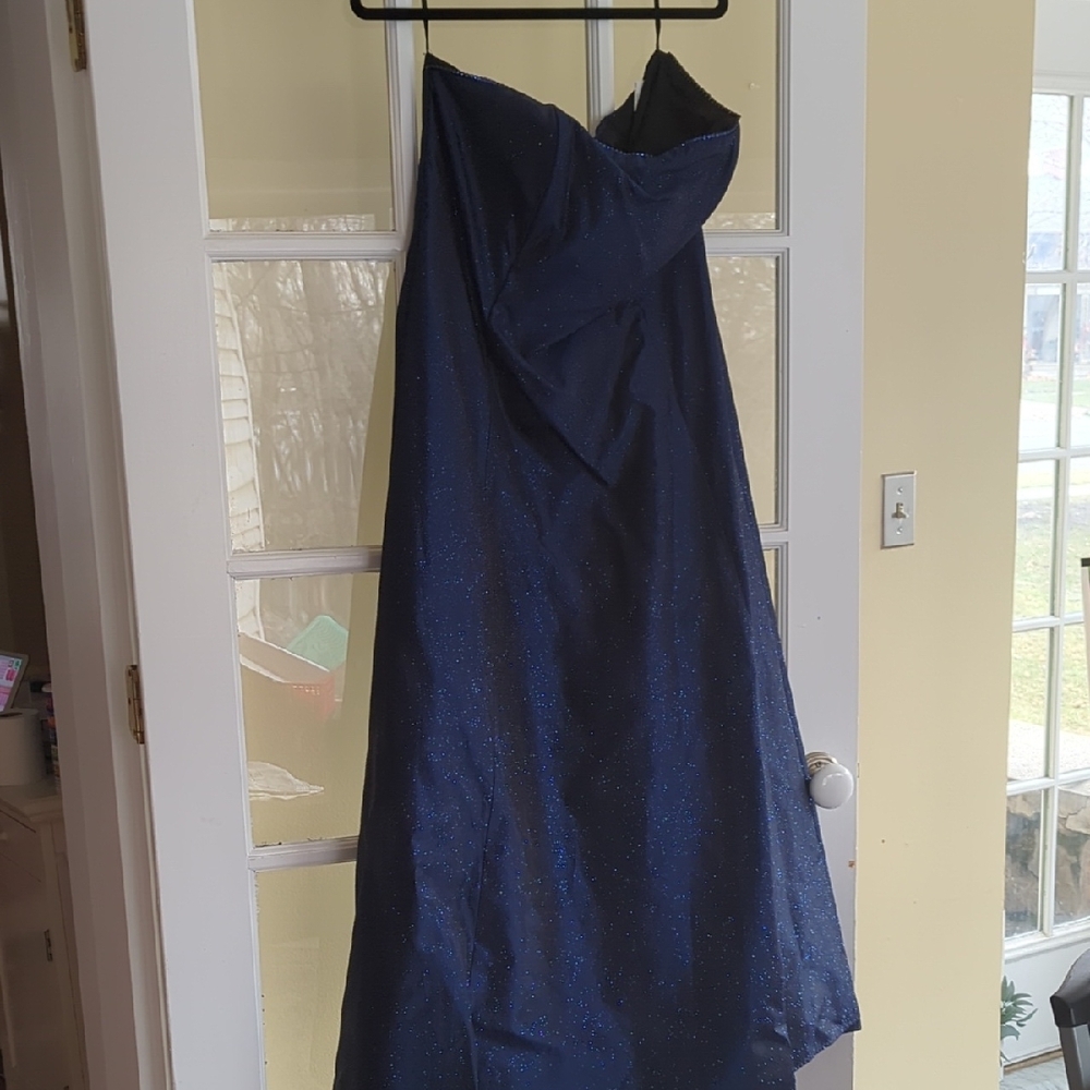 Chic Navy Strapless Evening Dress